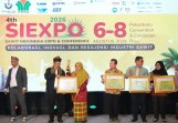 Bupati Siak Afni Zulkifli Terima Penghargaan SIEXPO Award 2026