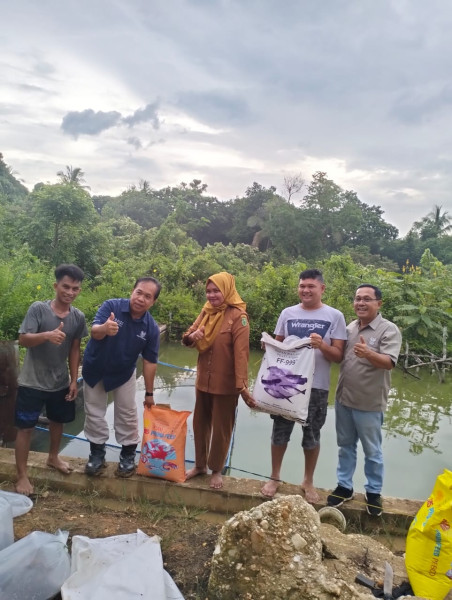 Asian Agri Dukung Kelompok Ternak Ikan, Tingkatkan Perekonomian Desa  
