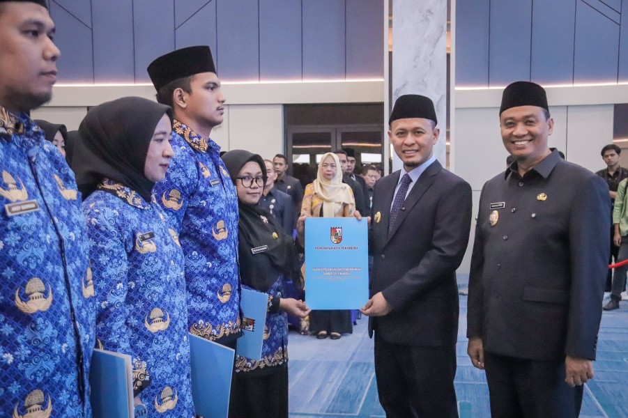 Ingatkan Soal Pelayanan ke Masyarakat dan Loyalitas, Wako Pekanbaru Lantik PNS Baru