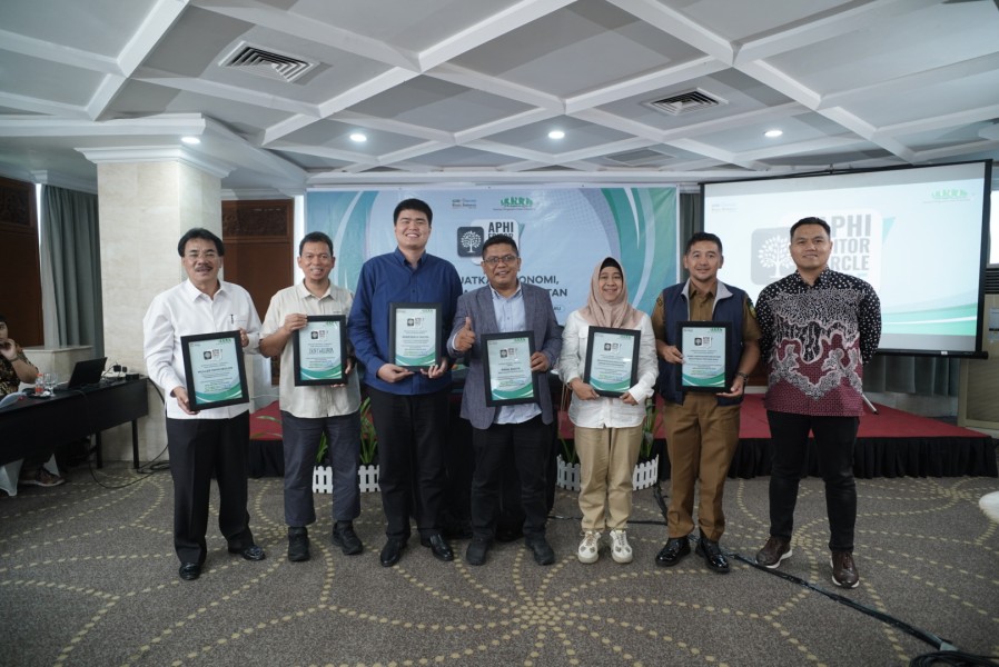 APHI Editor Circle 2025 Bahas Kontribusi Industri Kehutanan ke Ekonomi dan Lingkungan Riau