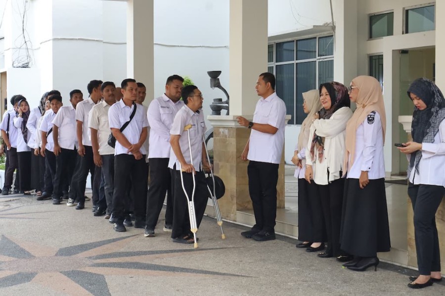 Kepala Bapenda Pekanbaru Ajak ASN Tingkatkan Pelayanan Pasca Lebaran Di Apel Pedana
