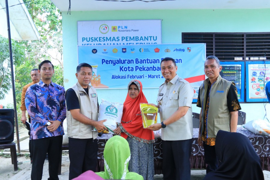 Wawako Pekanbaru Salurkan Bantuan Beras dan Minyak untuk 63 Ribu Penerima Manfaat