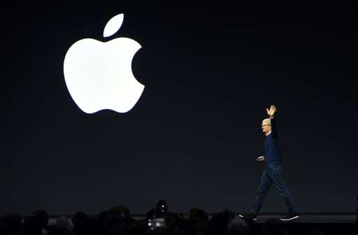 Apple Kian Terpuruk, AS Ancam Bea Impor 10% untuk iPhone 