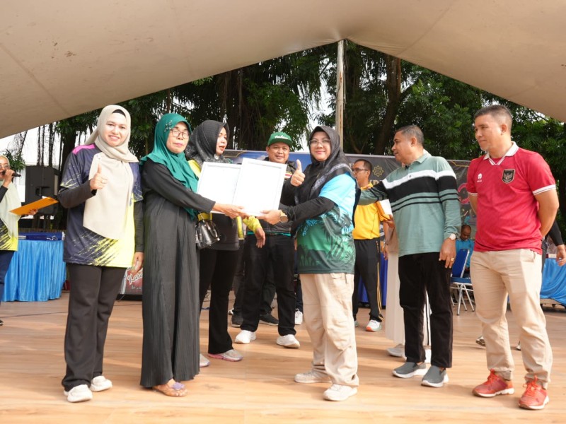 Sinergi Budaya dan Ekonomi, Bupati Siak Buka Lomba Senam Zapin Kreasi di CFD Tualang