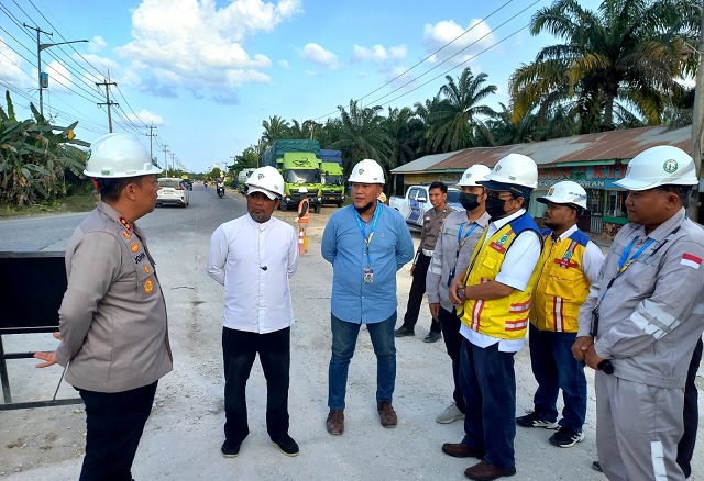 Bupati Zukri Minta H-9 Lebaran Rekonstruksi Jalintim Km 74–83 Tuntas, Jalan Dibuka dengan Kondisi Base B