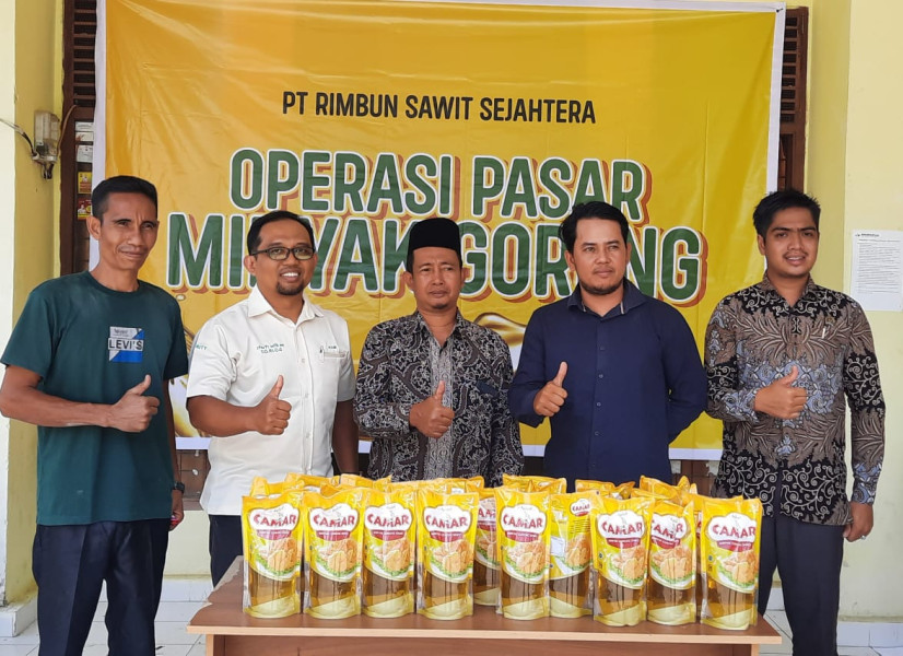 Jelang Ramadhan, PT Rimbun Sawit Sejahtera  Kebun Kalapas  Gelar Bazar Minyak Goreng Murah di Desa Buluh Nipis