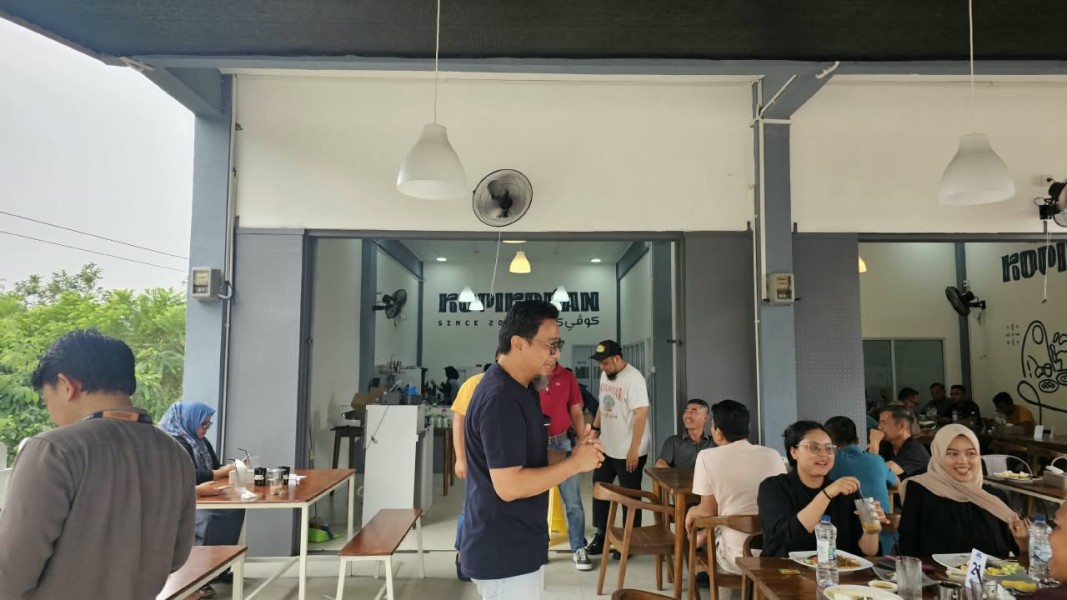 Kopi Kopan Buka Chapter 2 di Soekarno Hatta, Ronald: Babak Baru, Rase Sama