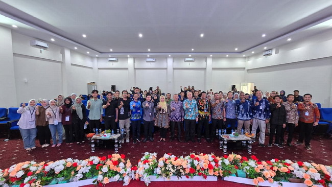 Dr Karmila Sari dan BRIN Edukasi Mahasiswa Polbeng tentang AI dalam Melawan Kejahatan Siber
