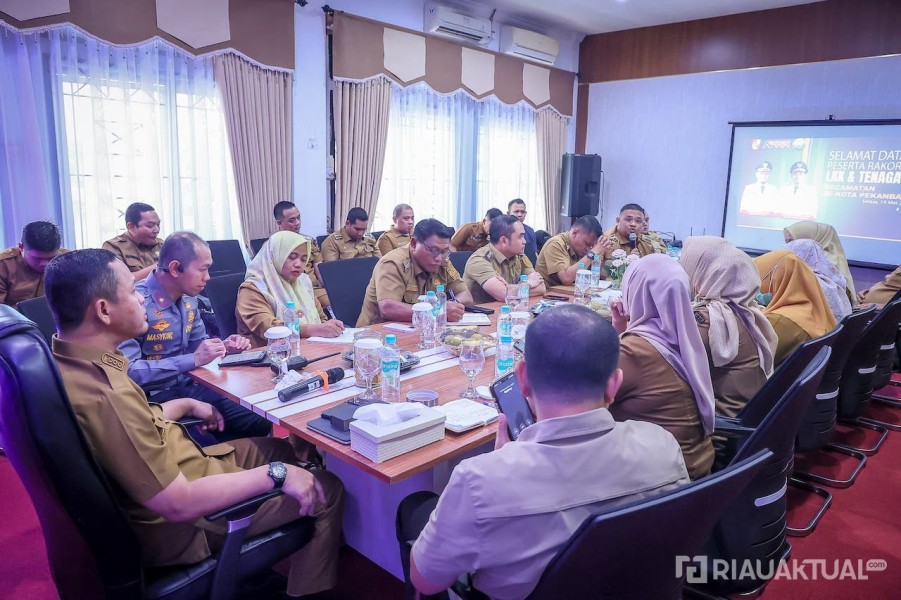 Wako Agung Tekankan Soal Pelayanan Hingga Kebersihan Ketika Berkantor di Kecamatan Marpoyan Damai