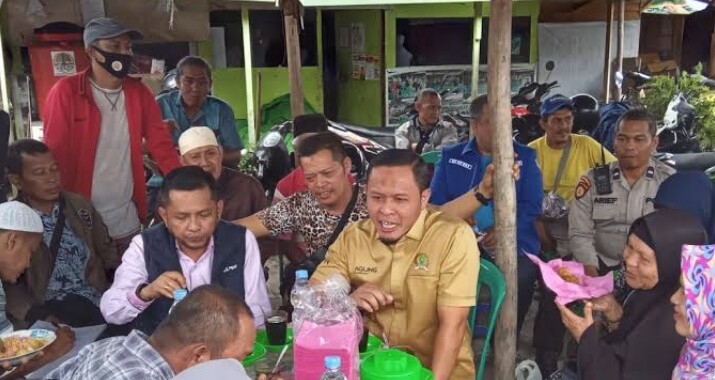 Wakil Ketua DPRD kota Pekanbaru Tengku Azwendi Fajri Kunjungi Kondisi Pasar Cik Puan Pasca Terbakar